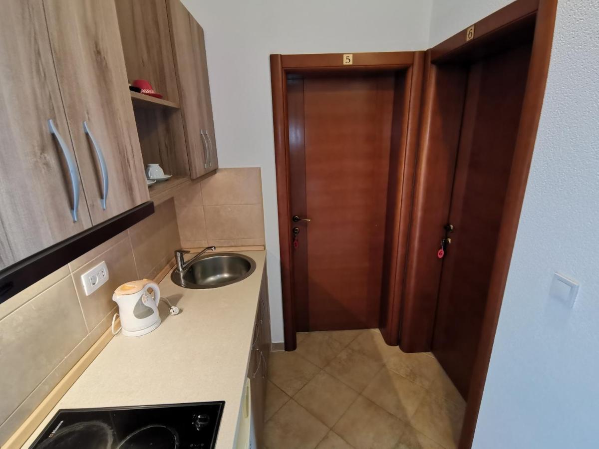 Apartments Abramovic Сутоморе Экстерьер фото